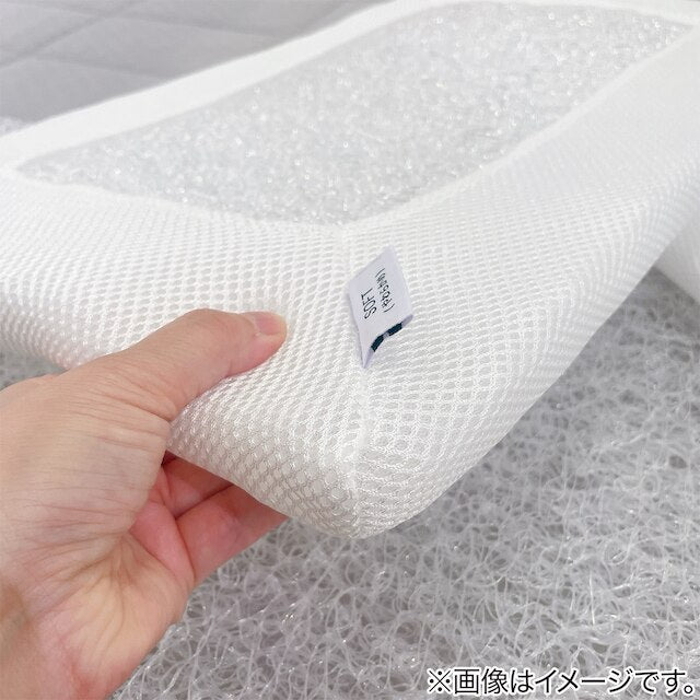 HIGH-BREATHABLE REVERSIBLE PILLOW P2405