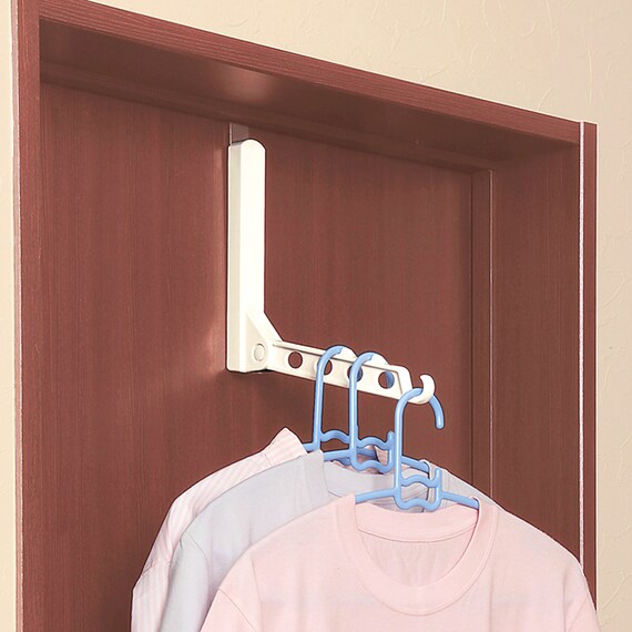 DOOR HANGING ROOM HANGER WITH FOLDABLE ARM